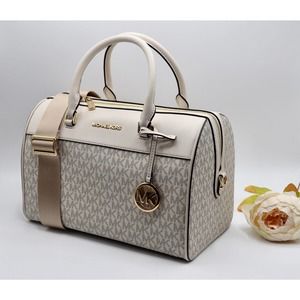 NWT Michael Kors Jet Set Travel Duffle Bag size Medium